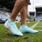 Nike Phantom Luna II Chaussures de Football Haute Performance Homme