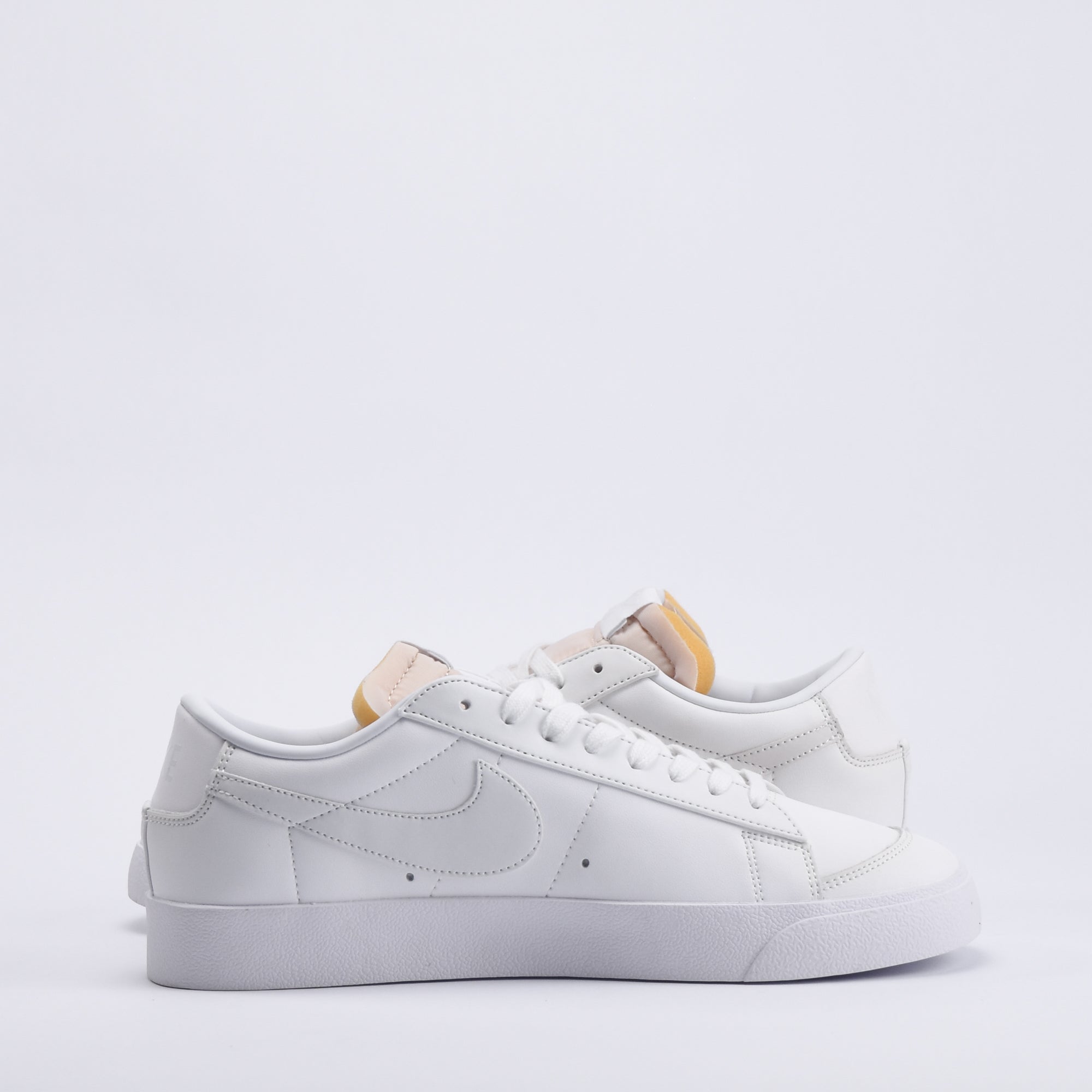 Nike Blazer Low Sneakers Cuir Blanc Classique Homme