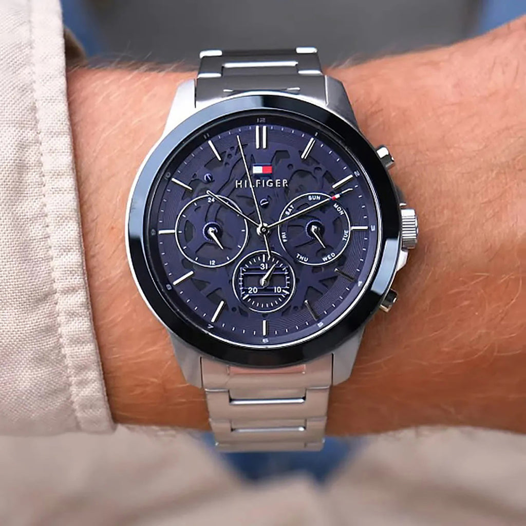Tommy Hilfiger Montre Chronographe Cadran Bleu Homme