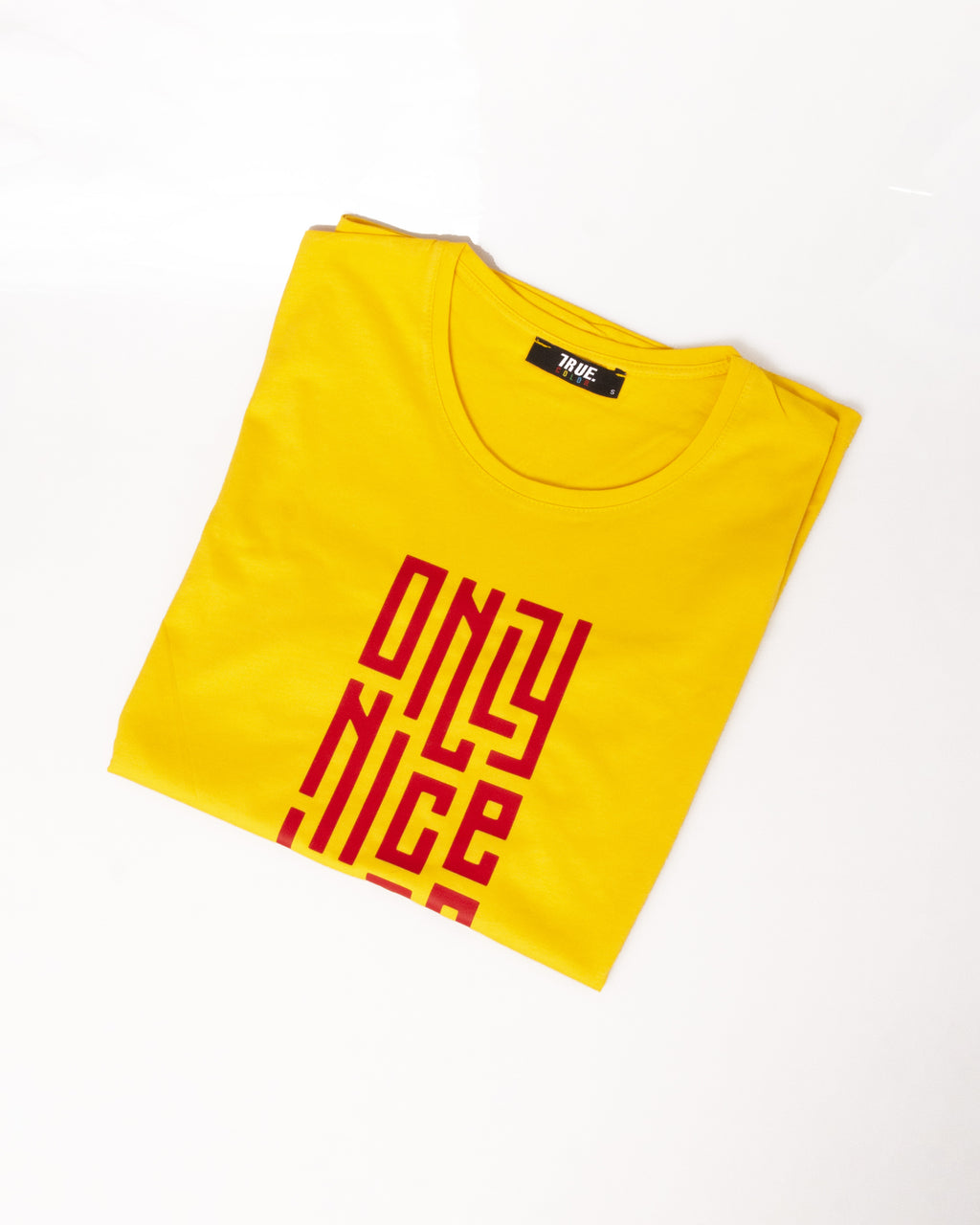 T-shirt JAUNE ET ROUGE *ONLY NICE VIBES*