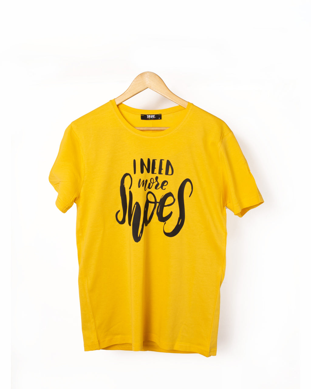 T-shirt JAUNE ET NOIR *I NEED MORE SHOES*