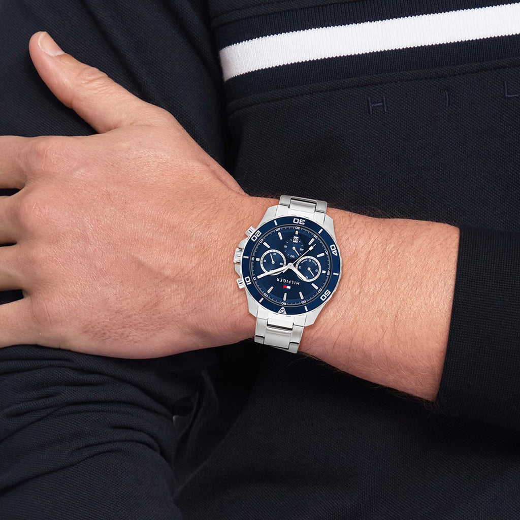 Montre Tommy Hilfiger Chronographe Cadran Bleu Homme