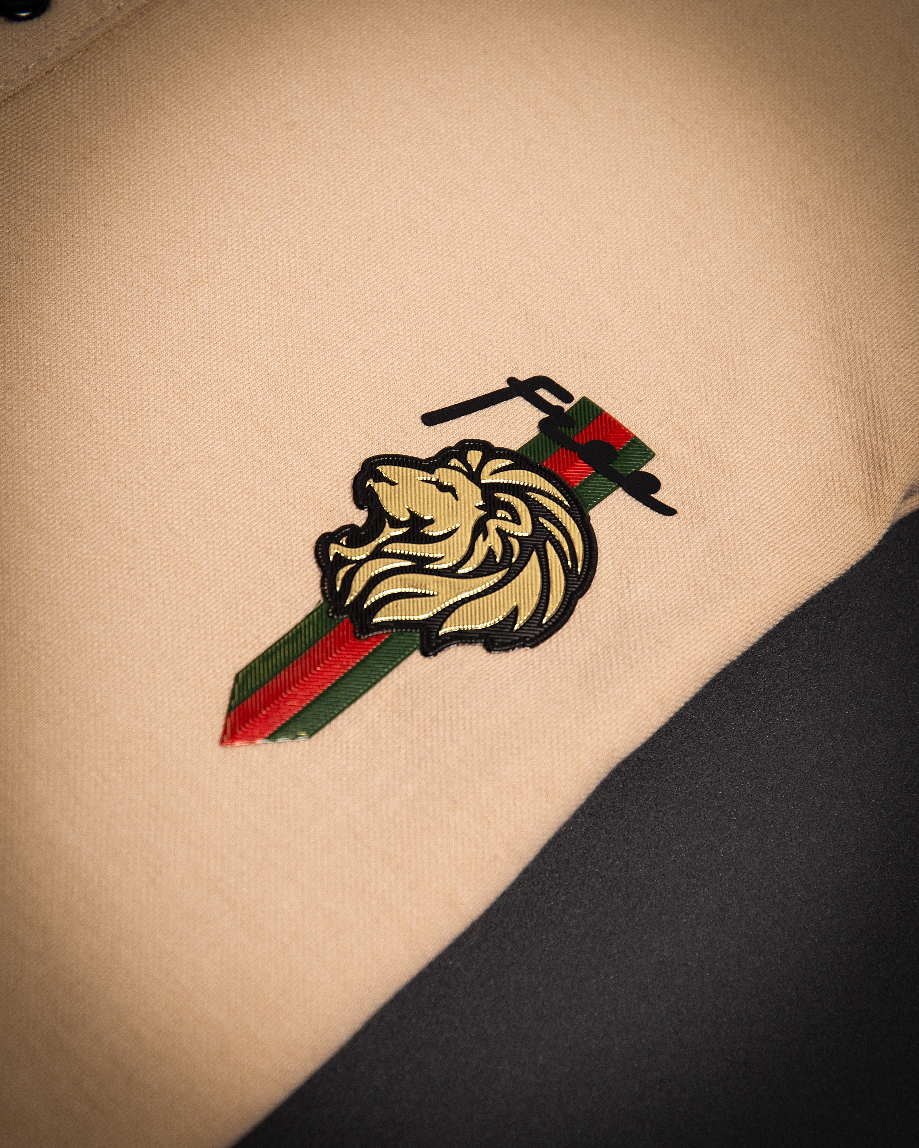 Freehuman Polo Beige Brodé Lion Élégant Homme