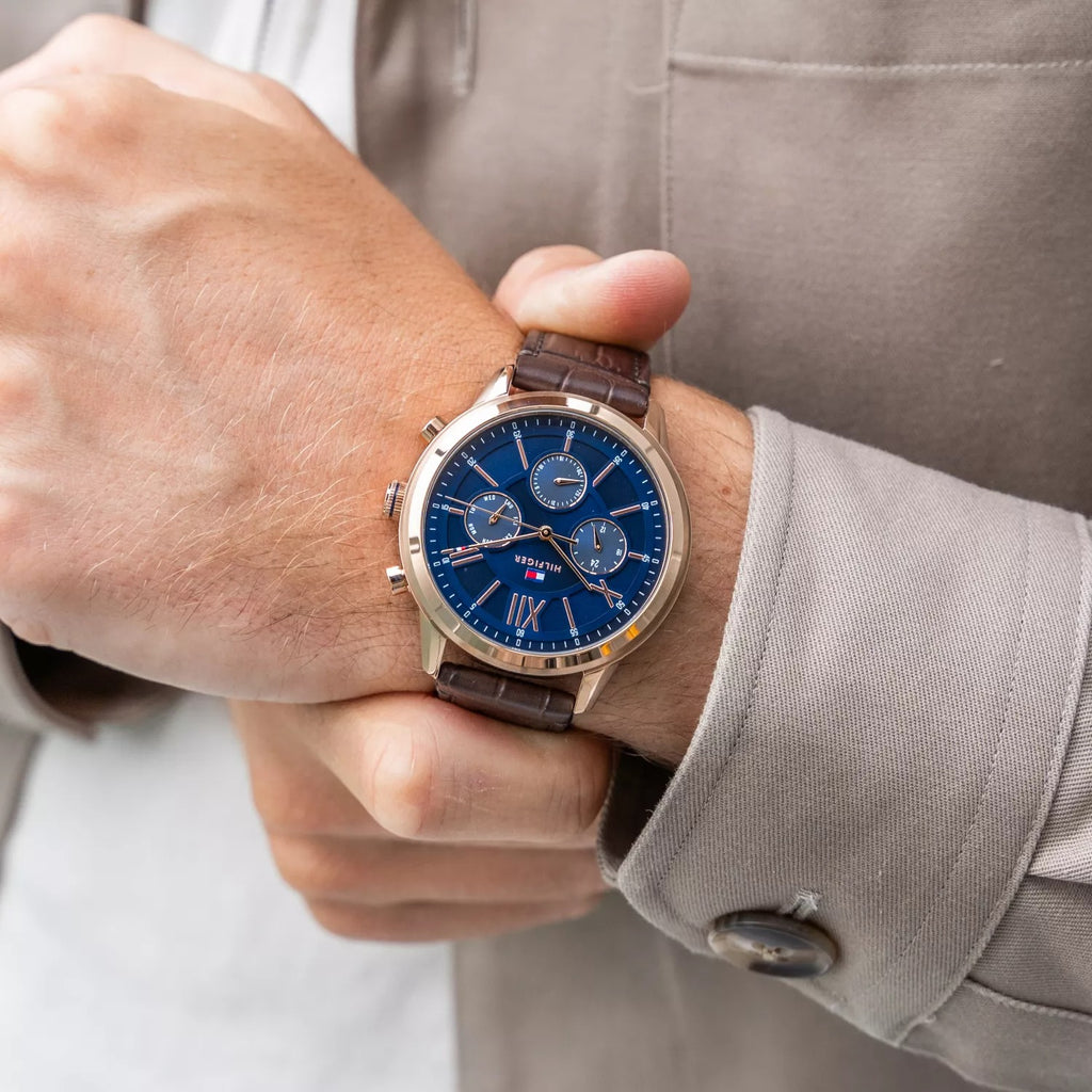 Tommy Hilfiger Montre Chronographe Cadran Bleu Homme