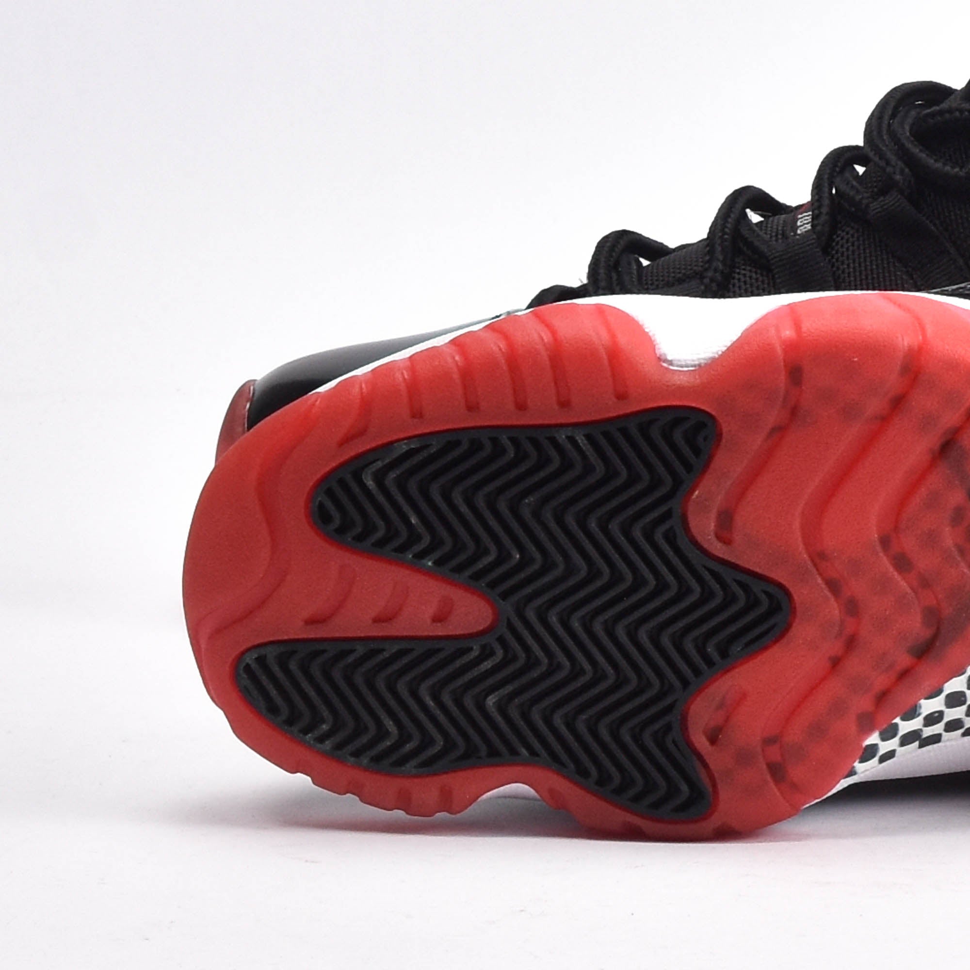 Nike Jordan Baskets Montantes Noir et Rouge Homme