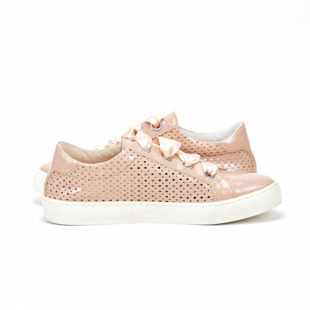 André Baskets Vernies à Lacets Ruban Femme
