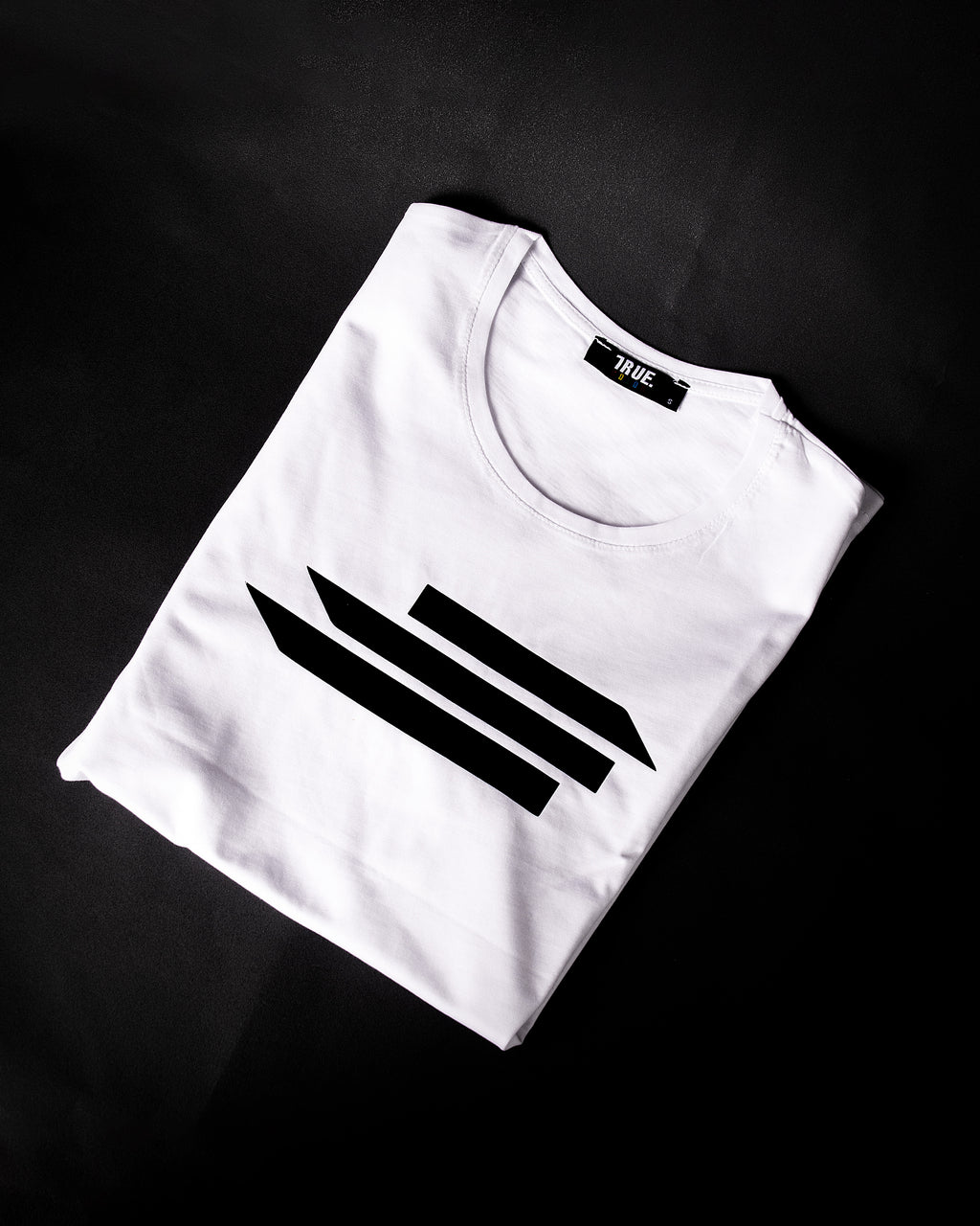 T-shirt BLANC AVEC  TROIS LIGNES NOIR