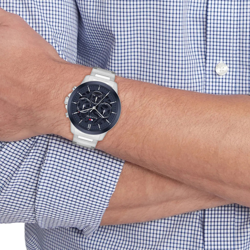Tommy Hilfiger Montre Chronographe Cadran Bleu Homme