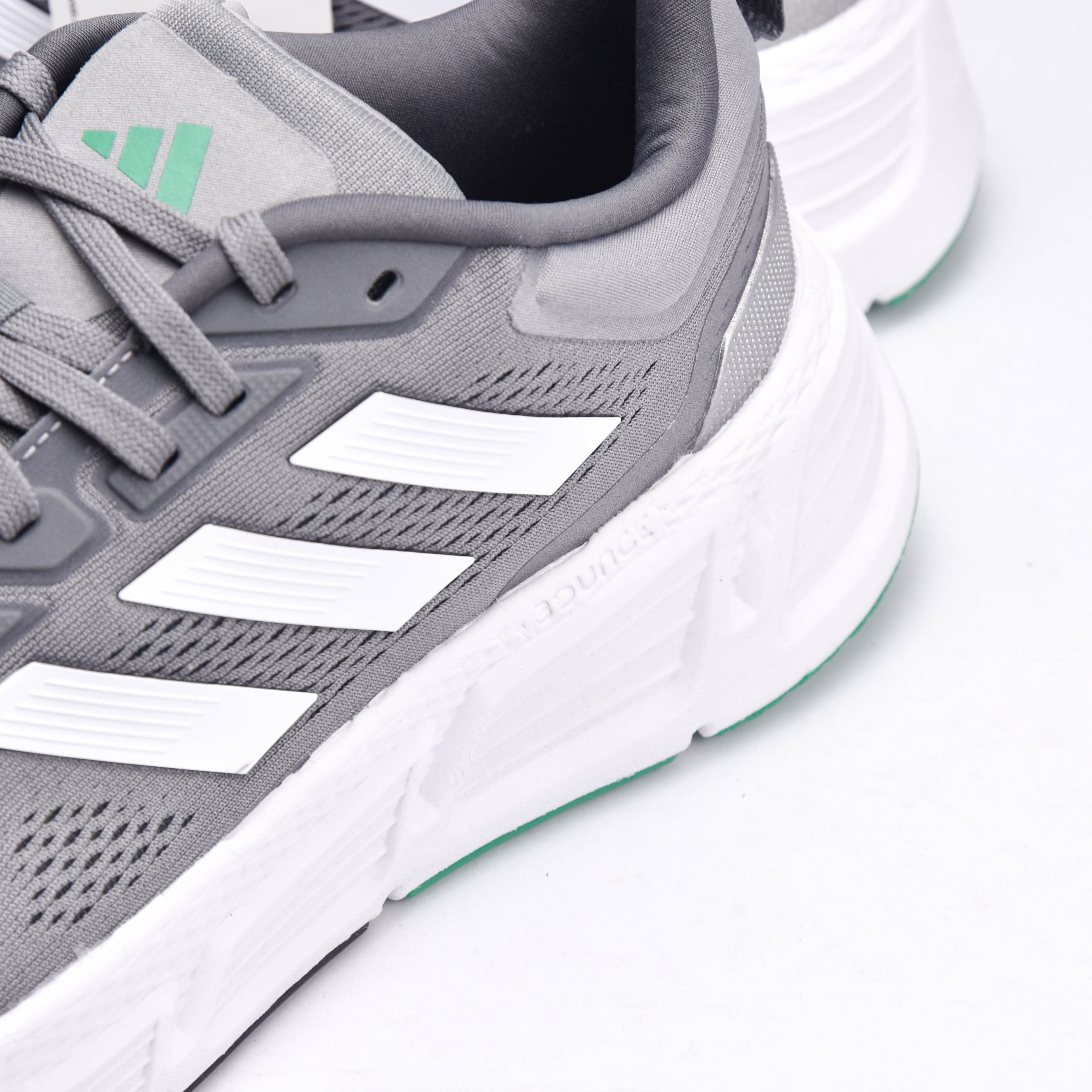 Adidas Questar Baskets de Running Confortables Homme