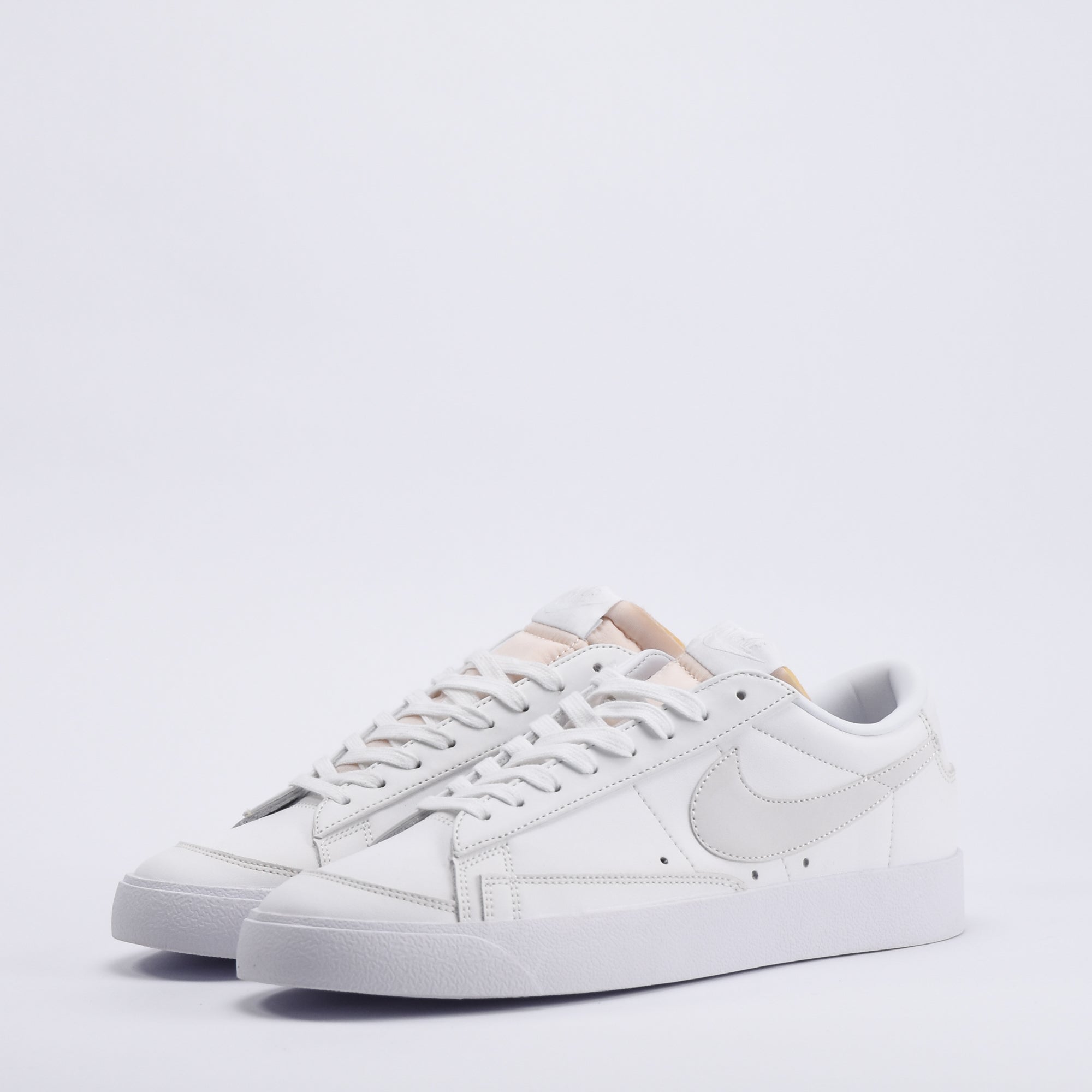 Nike Blazer Low Sneakers Cuir Blanc Classique Homme