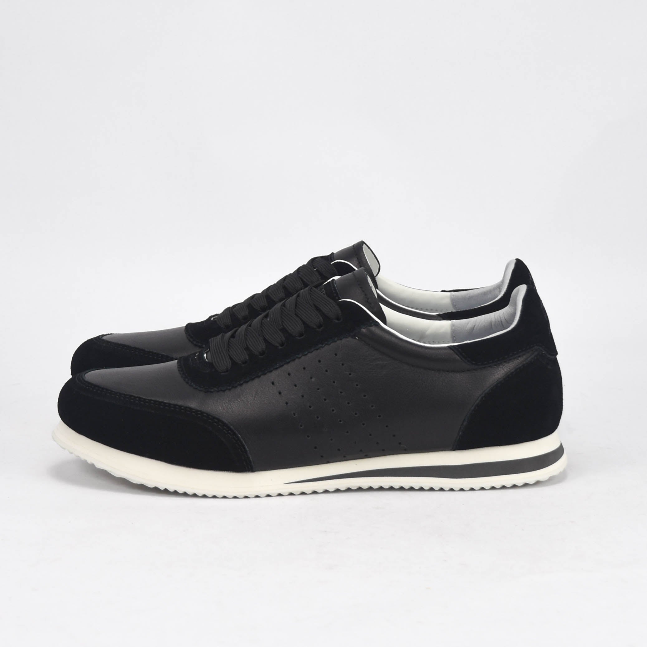 Brunello Cucinelli Baskets Cuir et Daim Noir Homme
