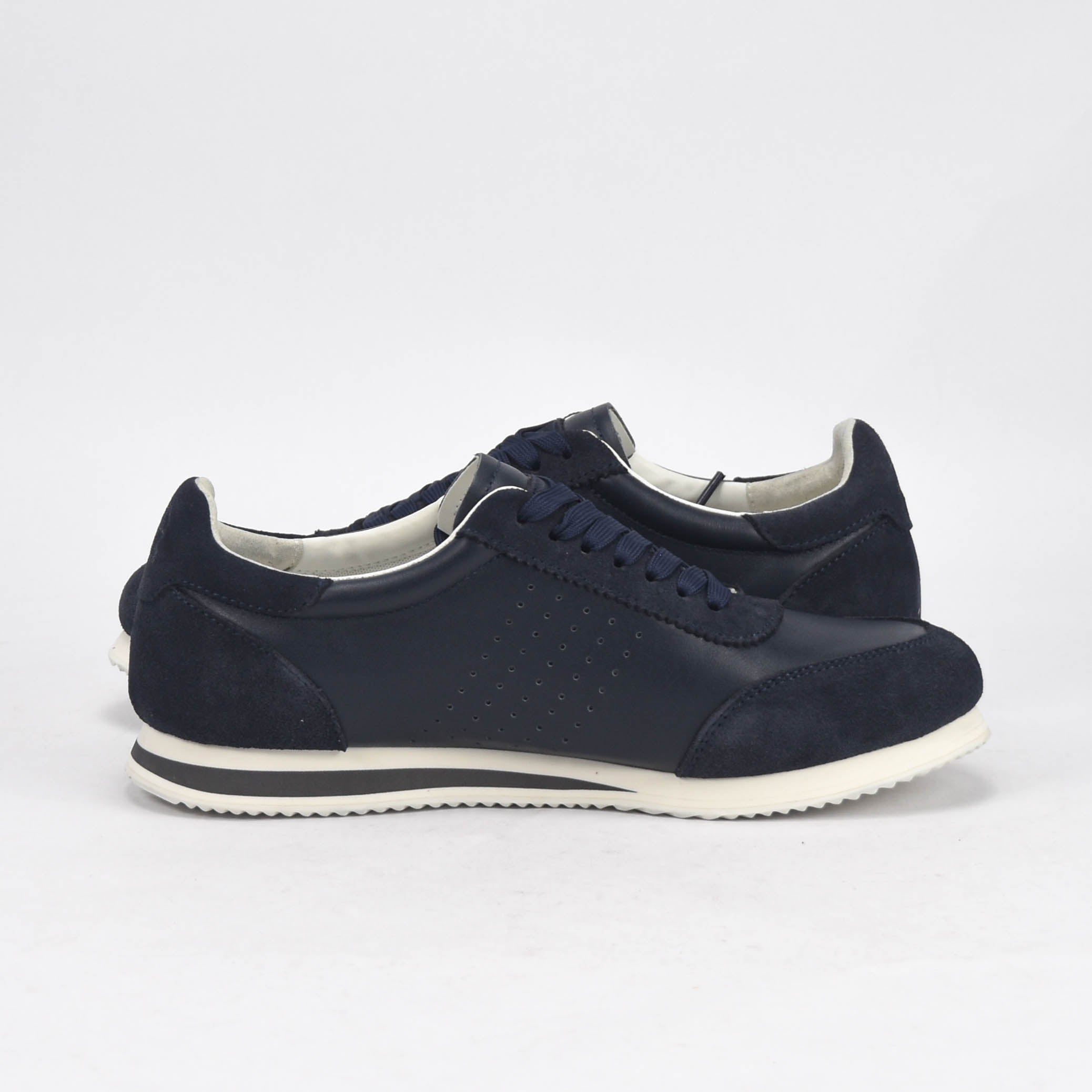 Brunello Cucinelli Baskets Cuir et Daim Élégantes Homme