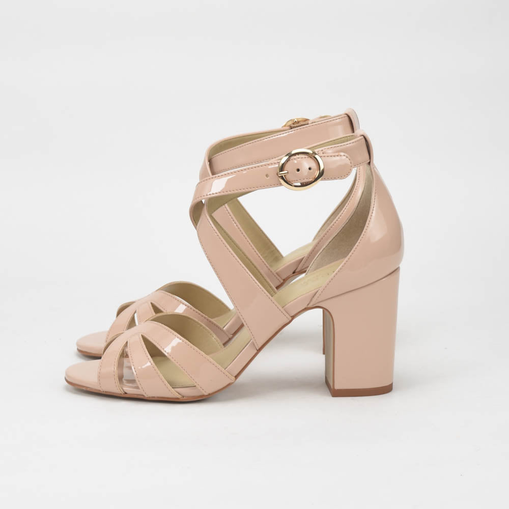 André Sandales à Talons Vernies Élégantes Femme