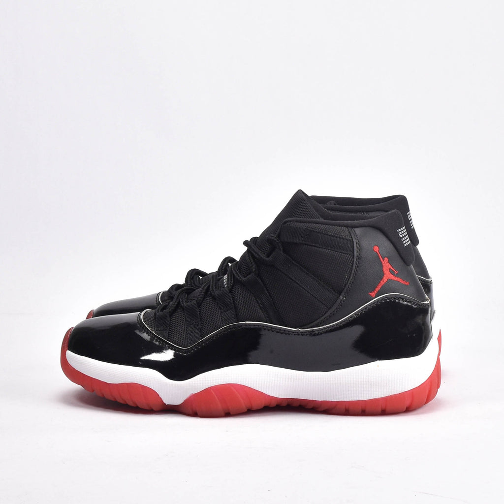 Nike Jordan Baskets Montantes Noir et Rouge Homme