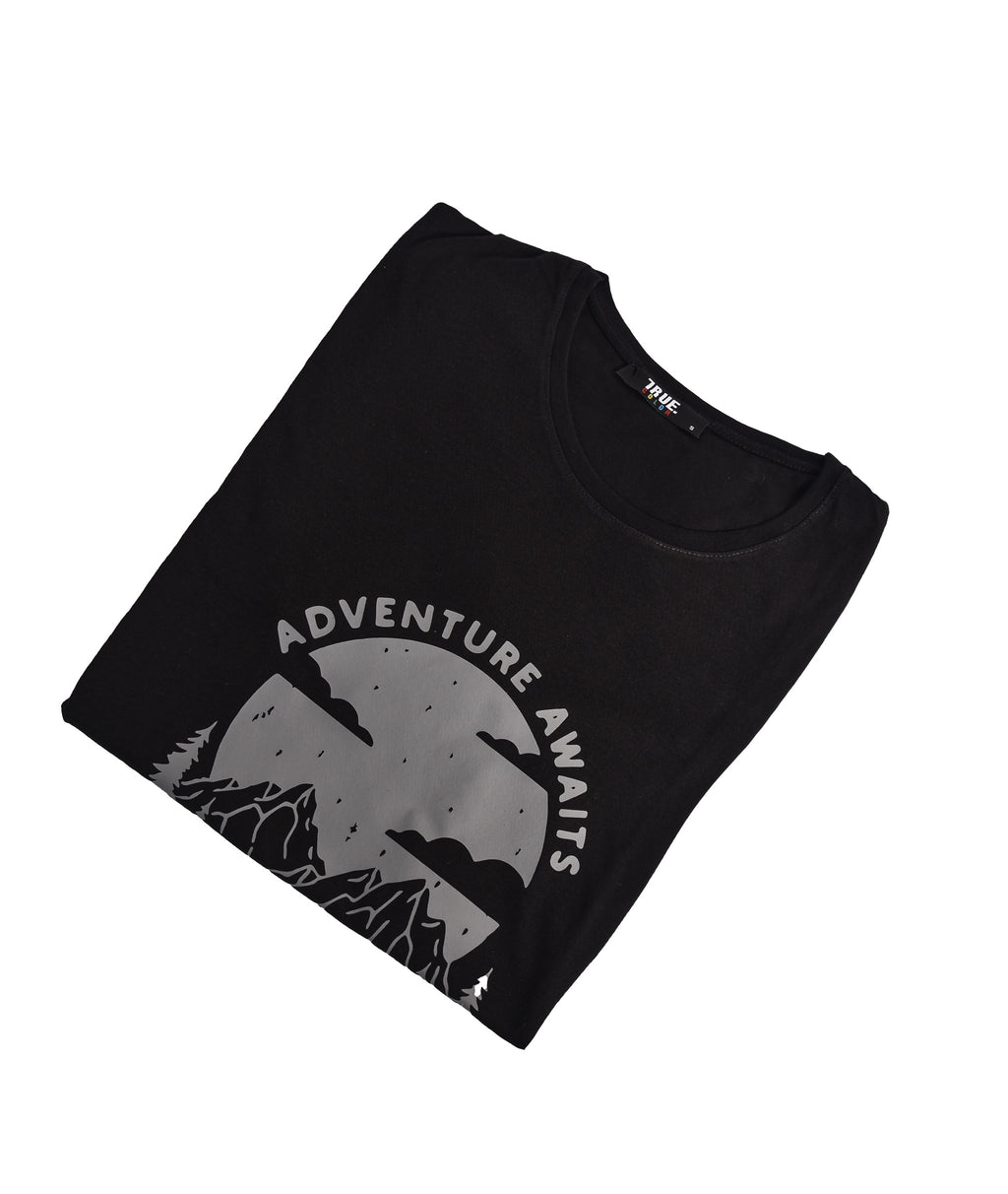 True Color T-shirt Noir Imprimé Adventure Awaits Homme