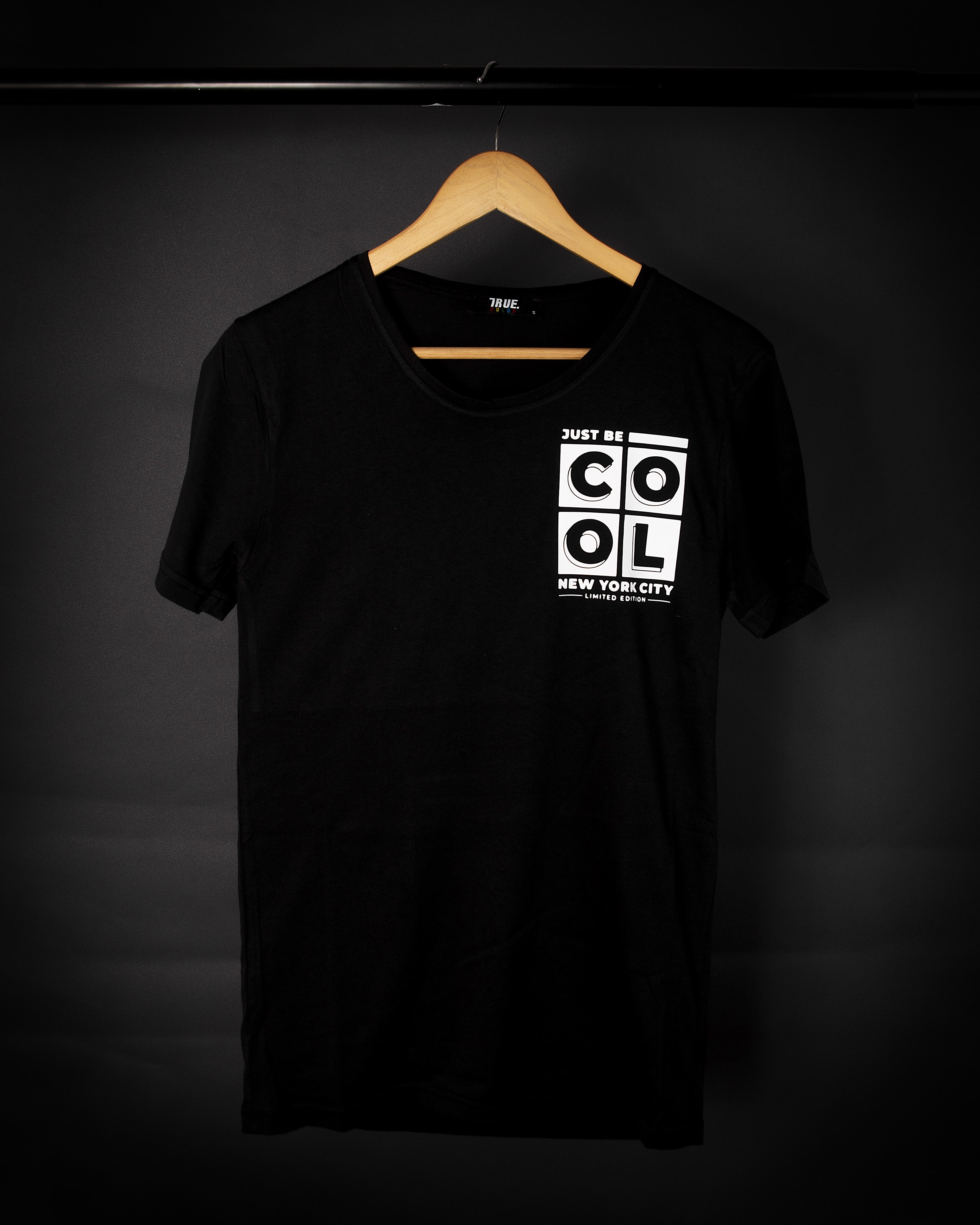 T-shirt NOIR MOTIF  * JUST BE COOL *