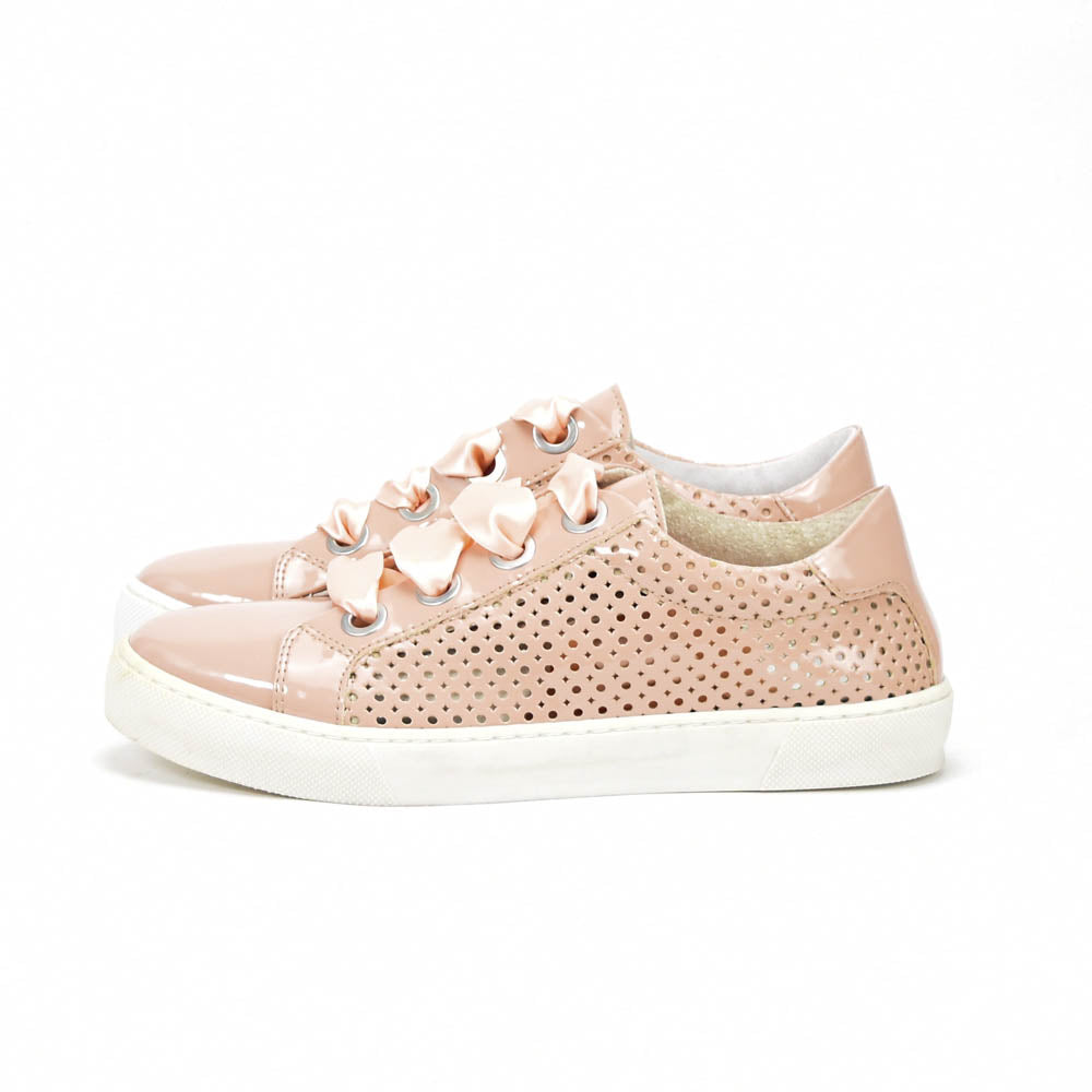 André Baskets Vernies à Lacets Ruban Femme