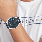 Montre Tommy Hilfiger Chronographe Sportive Bracelet Silicone Homme