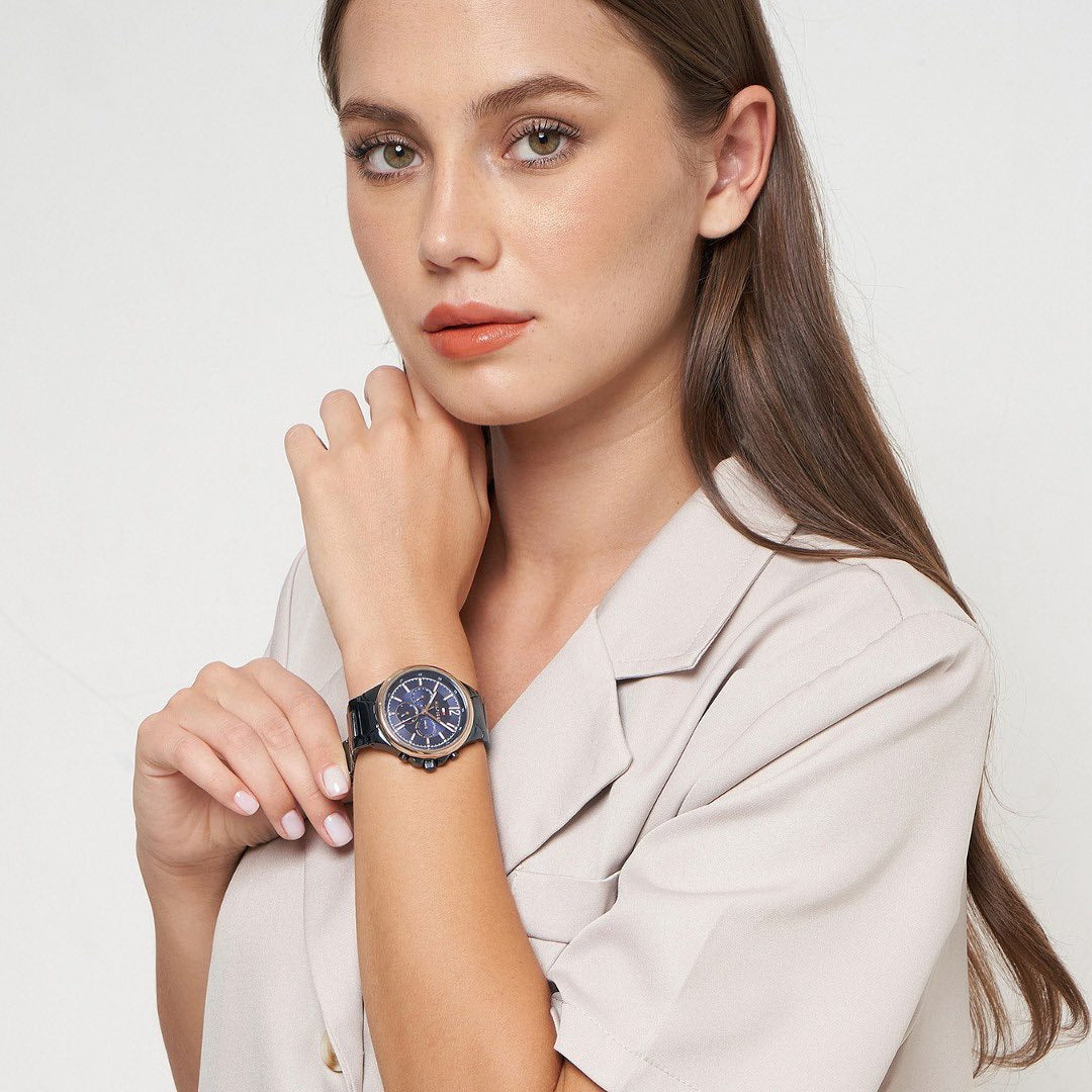 Montre Tommy Hilfiger Élégante Cadran Bleu Femme