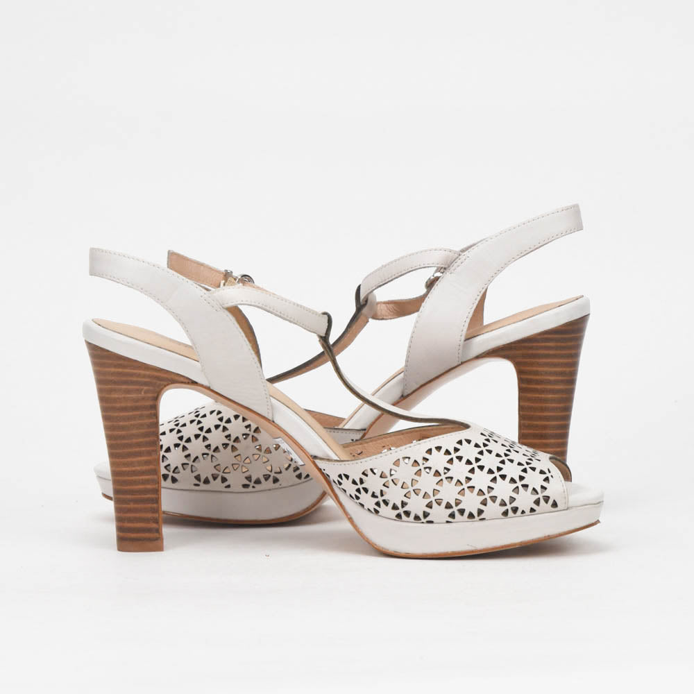 André Sandales à Talons Découpées Blanc Femme