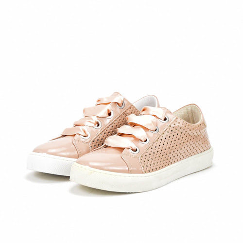 André Baskets Vernies à Lacets Ruban Femme
