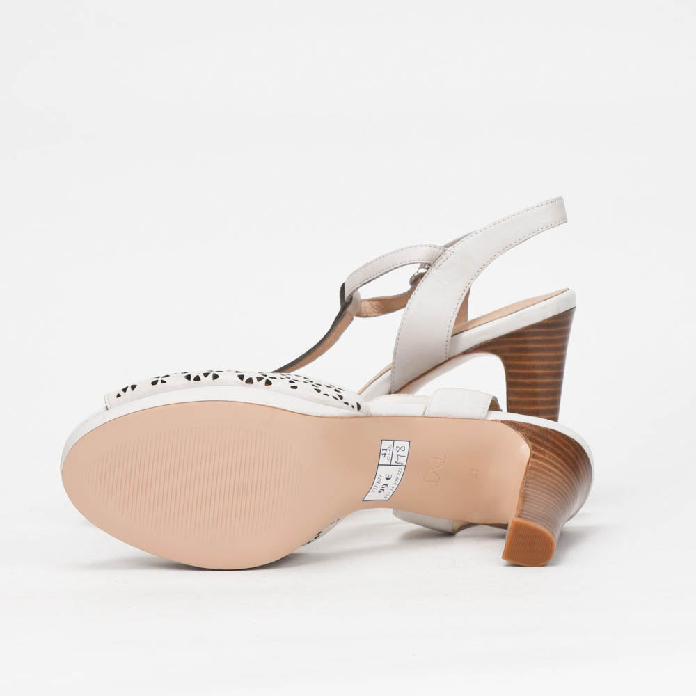 André Sandales à Talons Découpées Blanc Femme