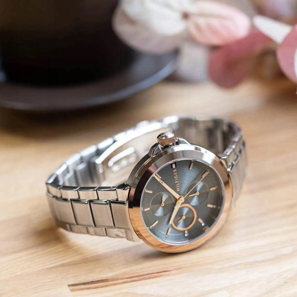 Tommy Hilfiger Montre Élégante Bicolore Femme