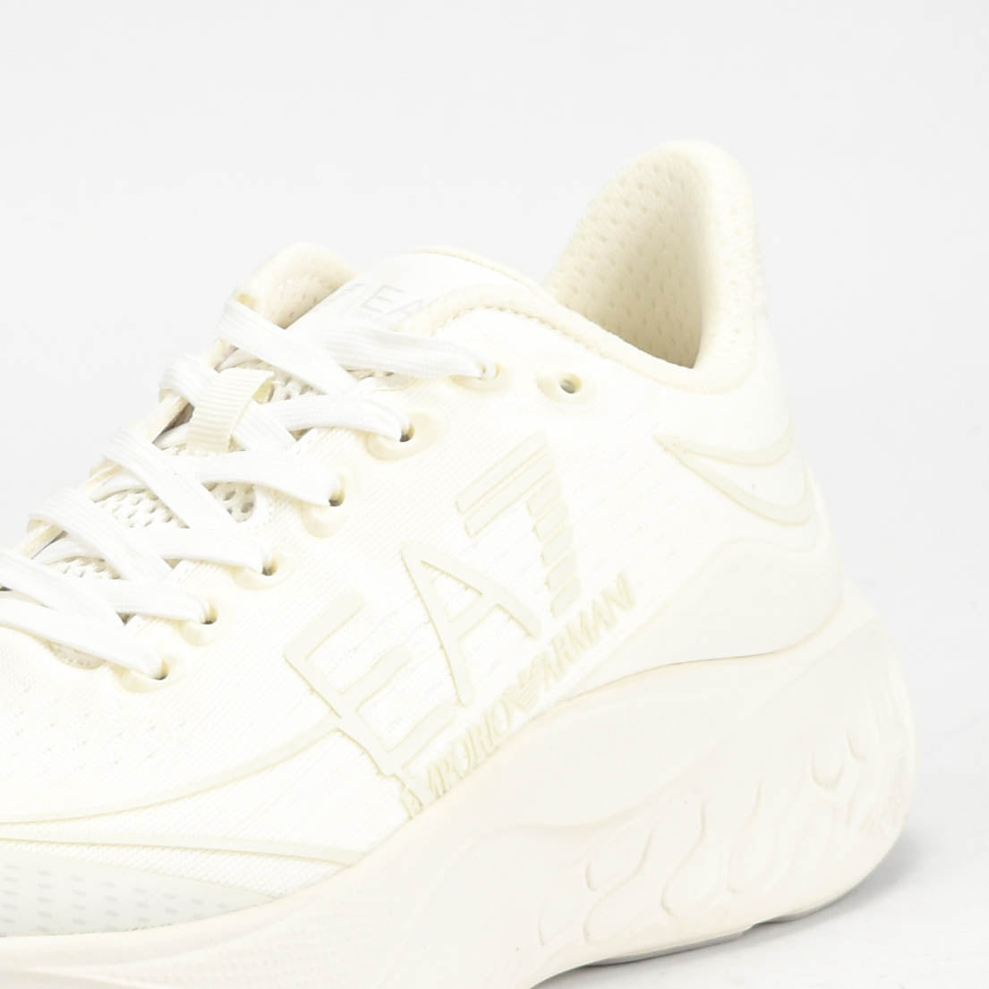 EA7 Emporio Armani Baskets Crusher Distance Blanches Homme