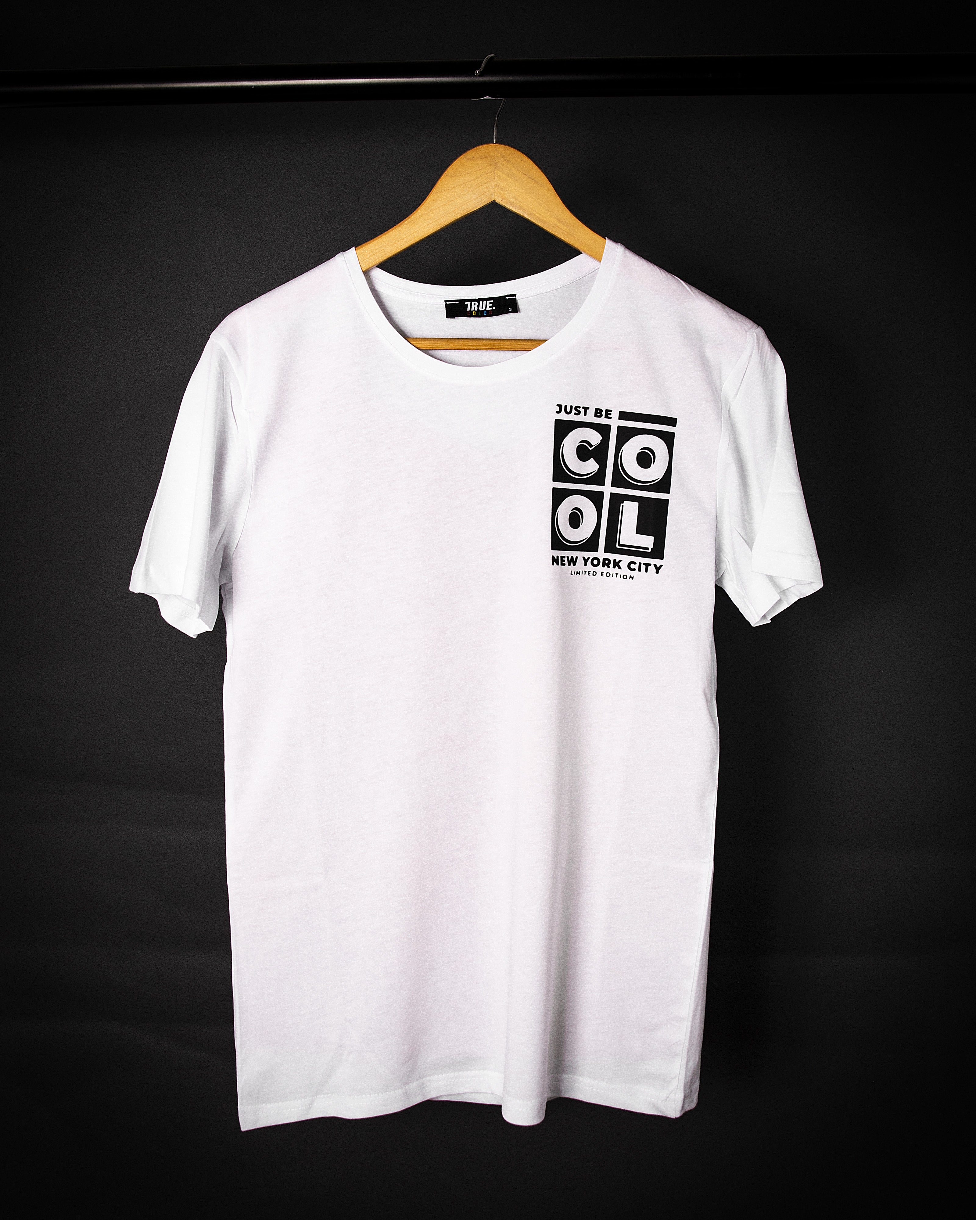 T-shirt BLANC MOTIF * JUST BE COOL *