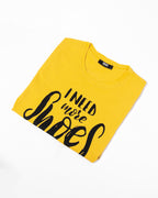 T-shirt JAUNE ET NOIR *I NEED MORE SHOES*